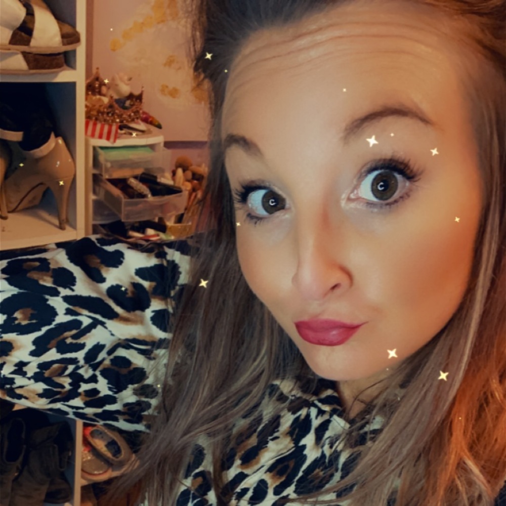 Meet your Posher, Felicia